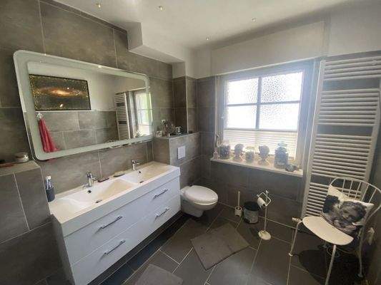 Wohnung EG - Badezimmer (2)