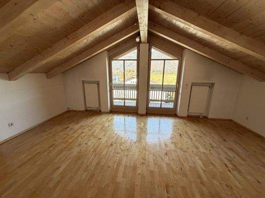 Großes Zimmer im DG mit Balkon