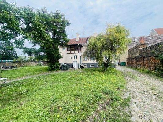 Rückseite vom MFH inkl. Baubereich für 2. MFH 