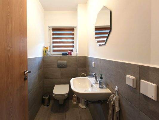 Gäste-WC - Haus rechts