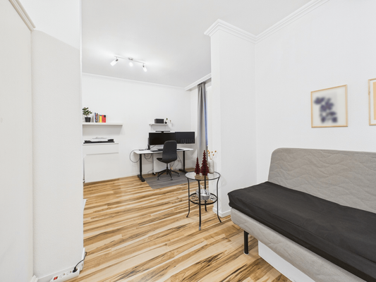 Gästezimmer mit Durchbruch zum Büro