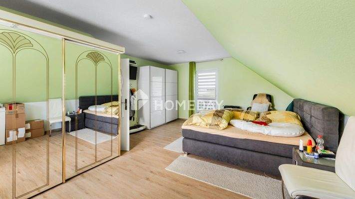 1. OG Schlafzimmer 2