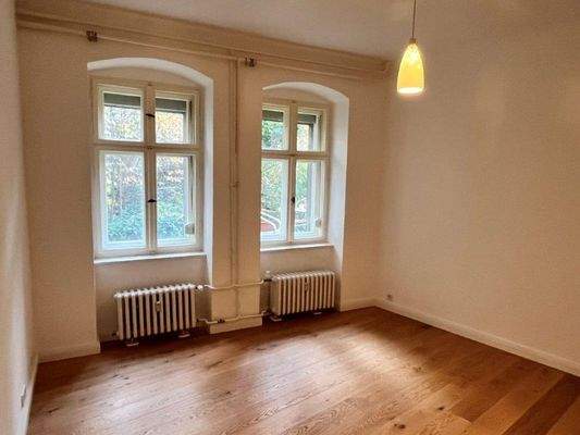 Zimmer_2_Fenster_nah