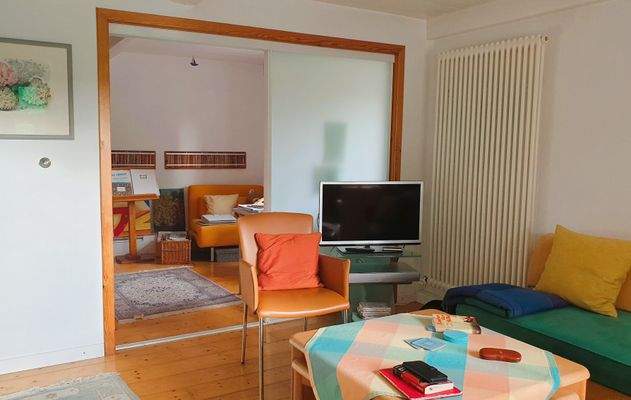 Schiebetür z. weiteren Zimmer