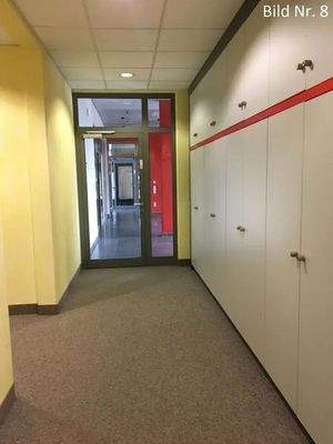 Flur mit Einbauschränken