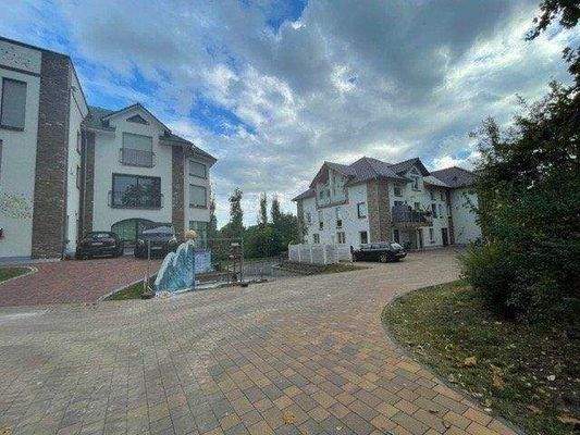 Nachbarn; Haus Wolkenschiff und Unicorn.jpg