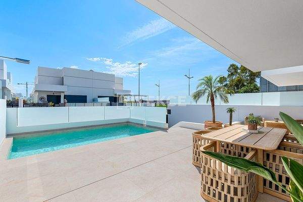 Semi-Detached Villas with Swimming Pools in Dolores Alicante