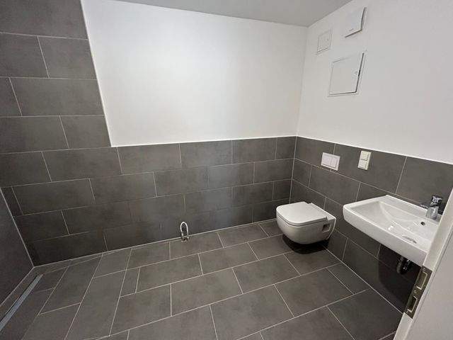 Schicke 3- Zimmerwohnung mit Balkon zu vermieten! - Foto 2