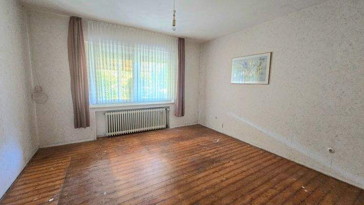 12_Schlafzimmer Erdgeschoss.jpg