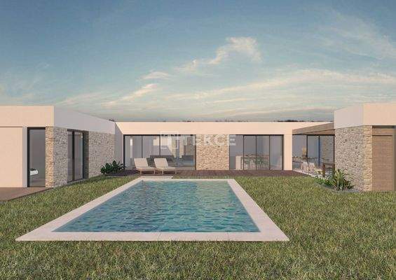 Villa Offering Expansive Cultivable Land in Yecla Murcia