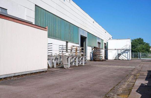 006_Halle Ostseite.jpg