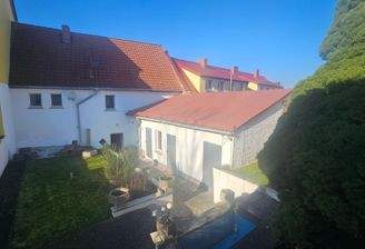 Hausrückseite mit Nebengelass