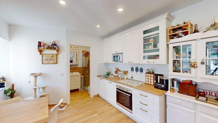 Immobilien-Wohnung-zu-kaufen-gesucht-Meran-Merano-Monolocale-vendesi-verkaufen-zu-Einzimmerwohnung-1-Zimmer-Wohnung-saniert-ristrutturato