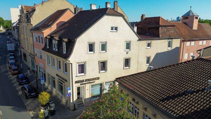 Wohn- &amp; Geschäftshaus