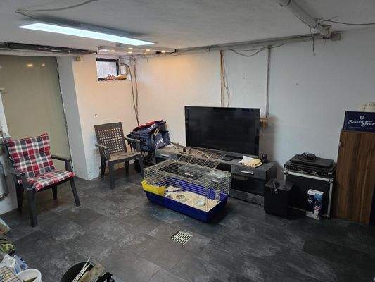 Mehrzweckraum im Keller