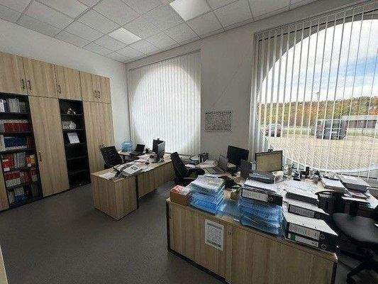 Büro 4.jpg