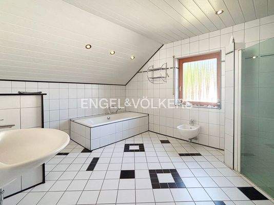 Badezimmer Dachgeschoss