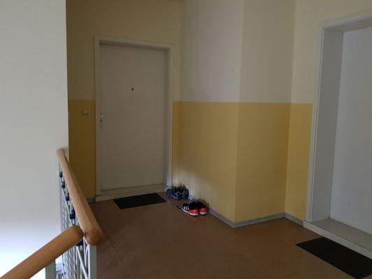 Treppenhaus-Wohnungseingang