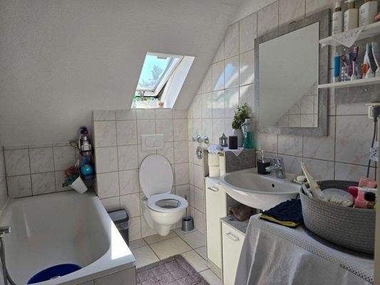 DG Fensterbad mit Wanne