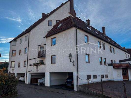 Hausansicht und Eingangsbereich