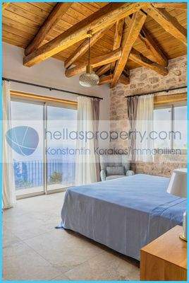 aa1bb424c09e4d2f9192efa11e56f858-original