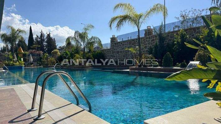 Properties within Walking Distance of Beach in Alanya