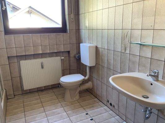 OG. Tageslichbadezimmer