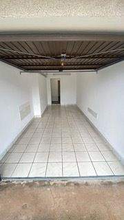 dazugehörende Garage