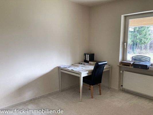 27-Arbeitszimmer EG.JPG