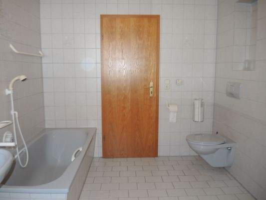 Badezimmer, Wohnung 1, Hochparterre