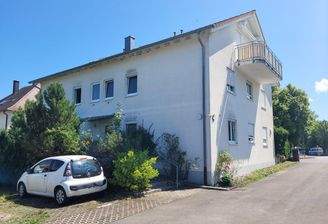 Nordansicht mit Stellplatz