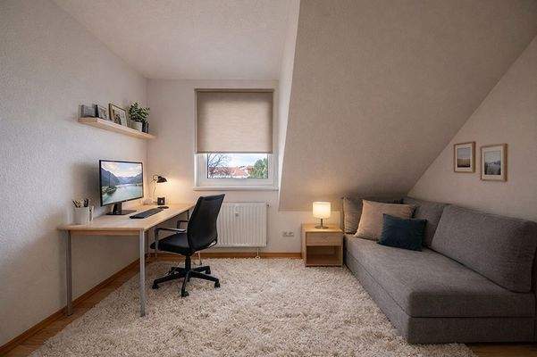 200-8711_Kind_Gast_Büro_gestaged