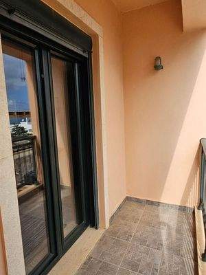 Kreta, Koutouloufari: Haus im Dorfzentrum mit großer Dachterrasse mit herrlichem Blick auf Hersonissos und das Meer zu verkaufen