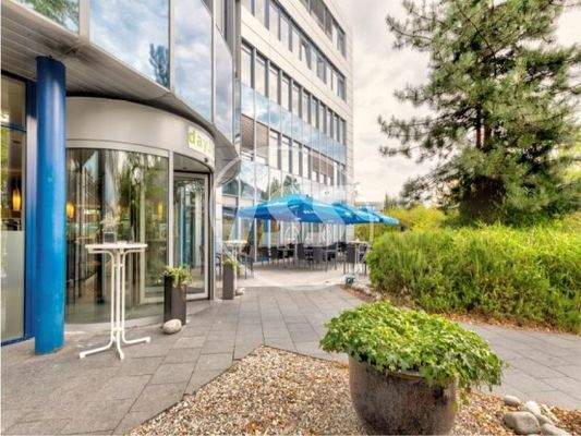 Eingang und Terrasse