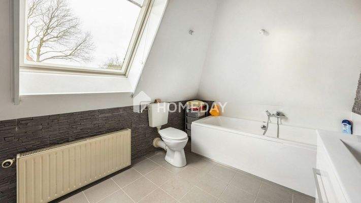 Haus 1 1. OG Badezimmer 1