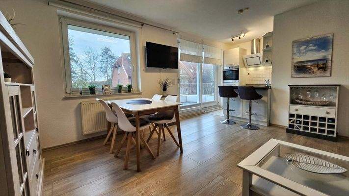 Wohnzimmer mit Südwestfenstern