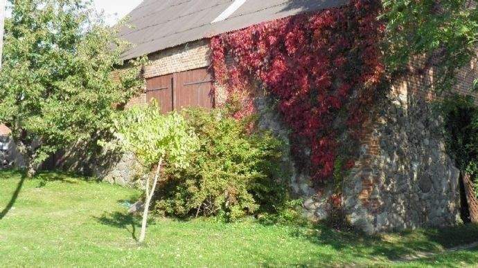 Hintere Nachbarbebauung, Scheune 