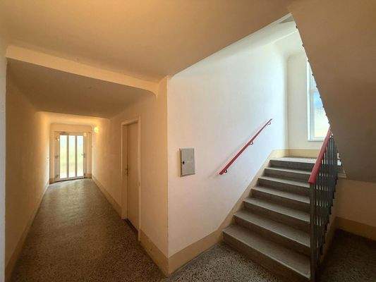 Hauseingang / Stiegenhaus