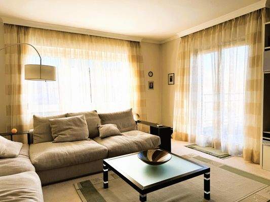 ... hell und freundlich...