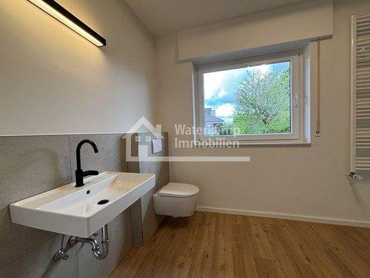 07 Bad (I2): Mit viel Tageslicht