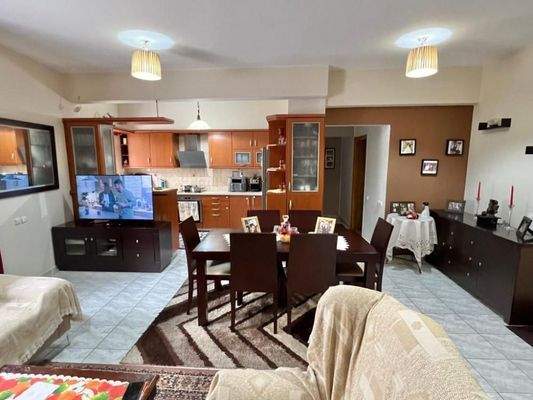 Kreta, Agios Nikolaos: Stadtwohnung mit Meerblick zu verkaufen