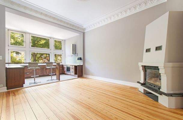 Große, offene Küche - echtholz Kamin