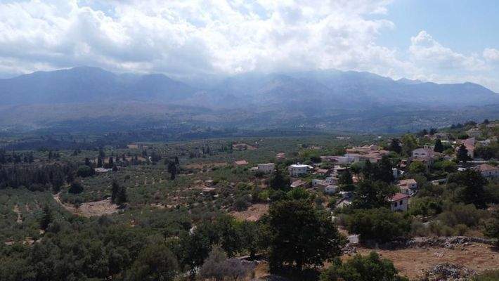 Kreta, Kaina: Grundstück mit herrlichem Bergblick zu verkaufen