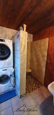 24 Badezimmer mit Sauna.jpg