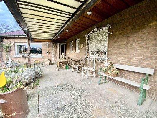 überdachte Terrasse