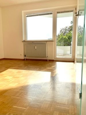 Zimmer 2 mit weiterem Balkon