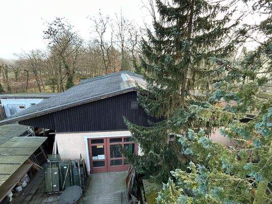 Sicht auf hintere Werkstatt