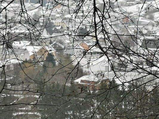 Blick in den Ort im Winter