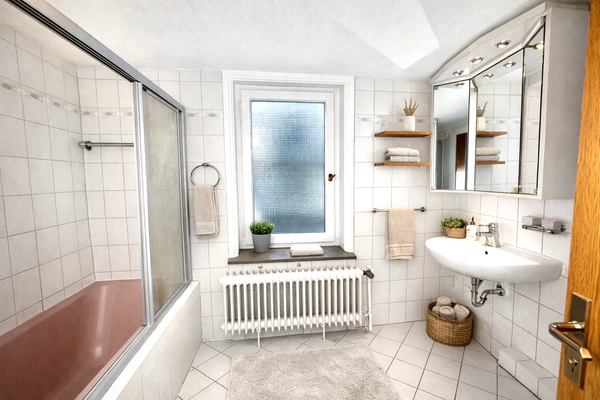Vollbad im Dachgeschoss