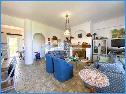 2fa236608ca943bca68b28d48bbdd2c4-original